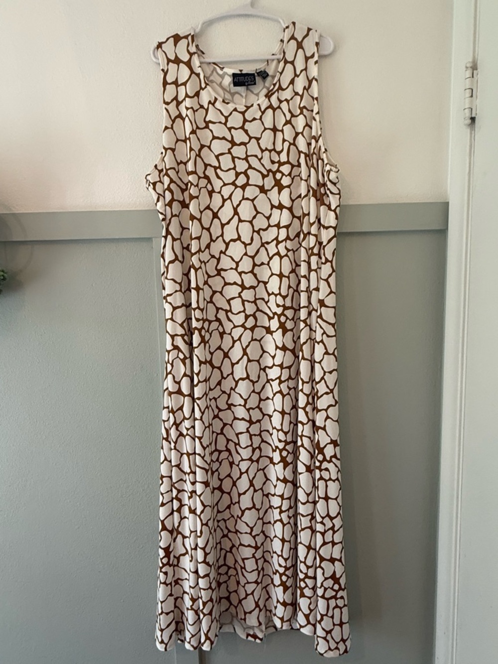 Attitudes by Renee Cream & Brown Abstract Print Sleeveless Maxi